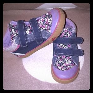 Girls are Kai run sneakers!!